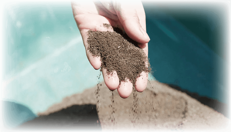 環境に負荷をかけない製法で加工した、独自の獣皮ブランド「チバレザー」